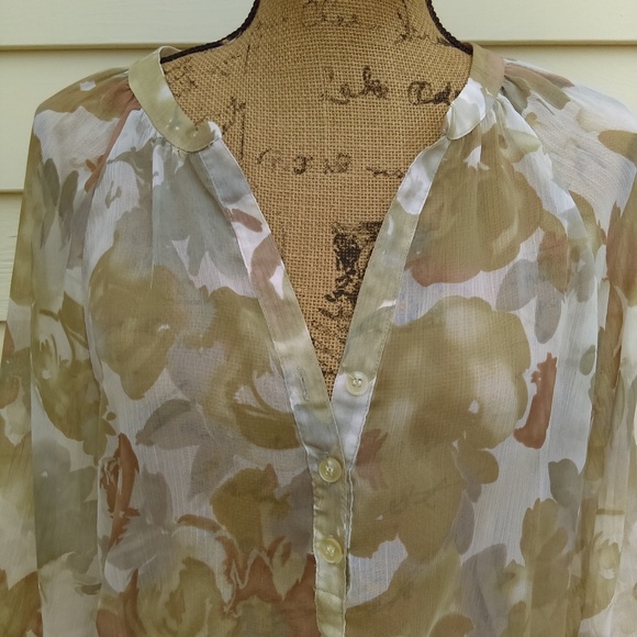 🎉 SALE!! 🎉 NY&Co sheer watercolor tunic blouse - Picture 2 of 3