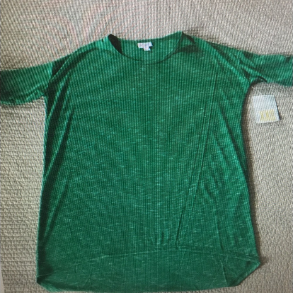 Lularoe Iris Top short sleeve