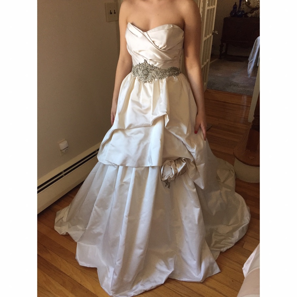❤️‍🔥FINAL CHANCE FINAL PRICE ❤️‍🔥 Kenneth Pool Wedding Gown