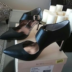 BCBG Black Pumps