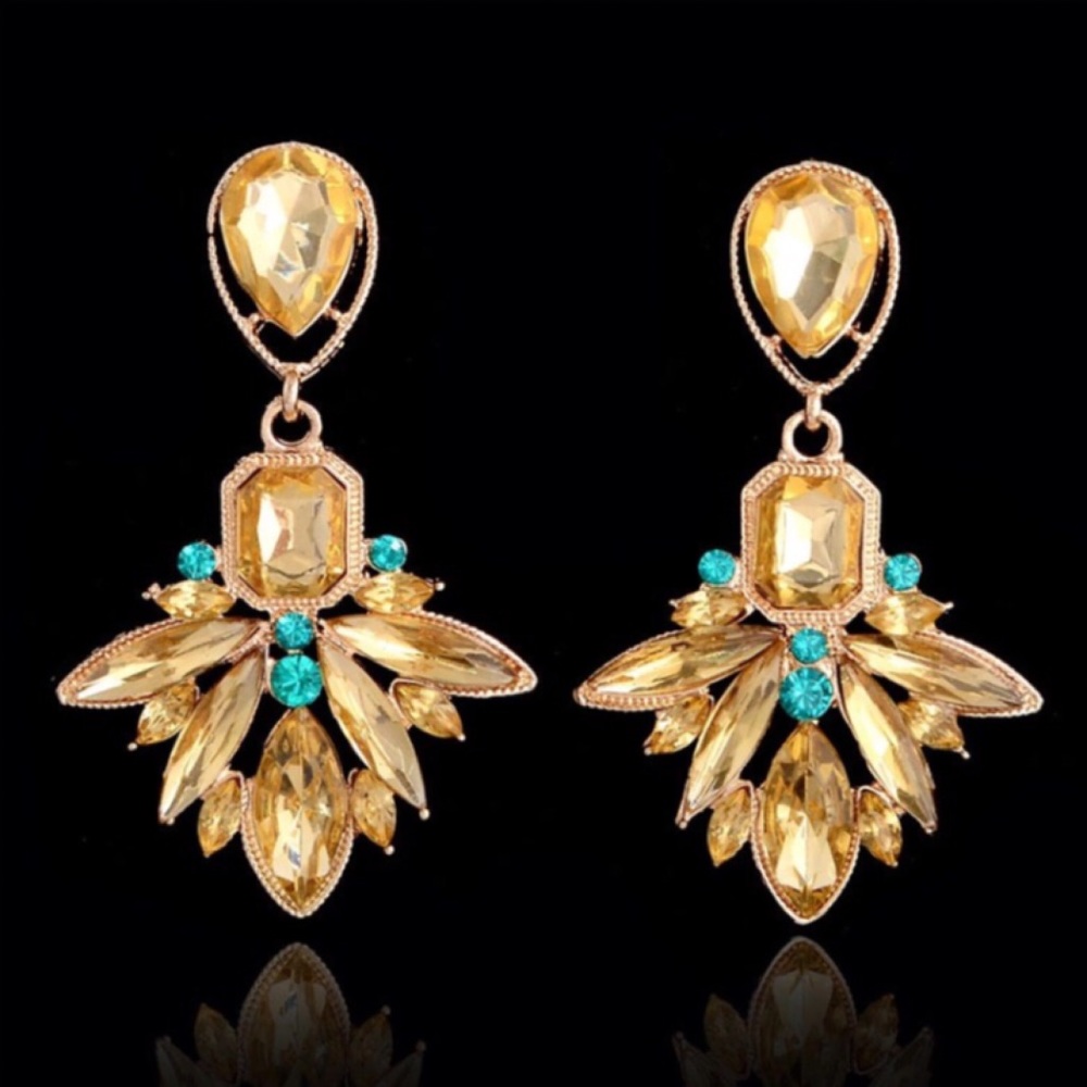 🆕 Champagne Chandelier Earrings - Picture 5 of 8