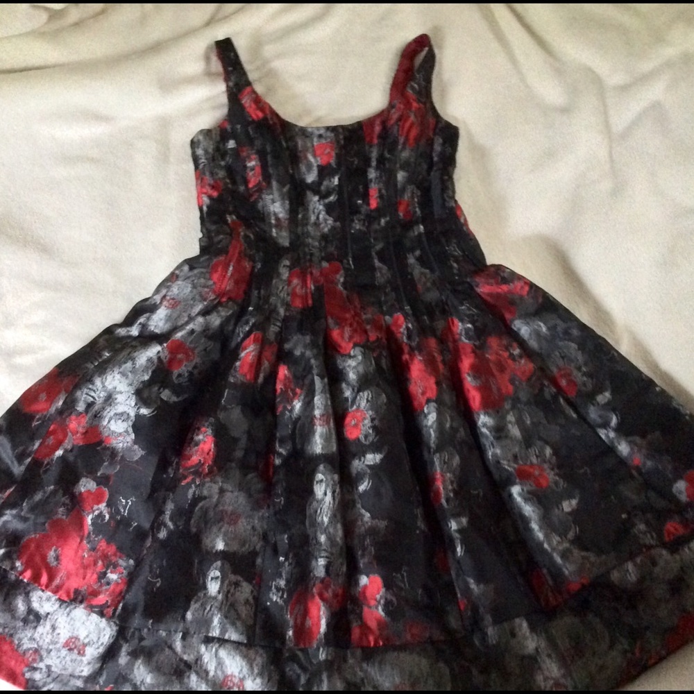 Gorgeous "Jones New York" cocktail dress, size 8