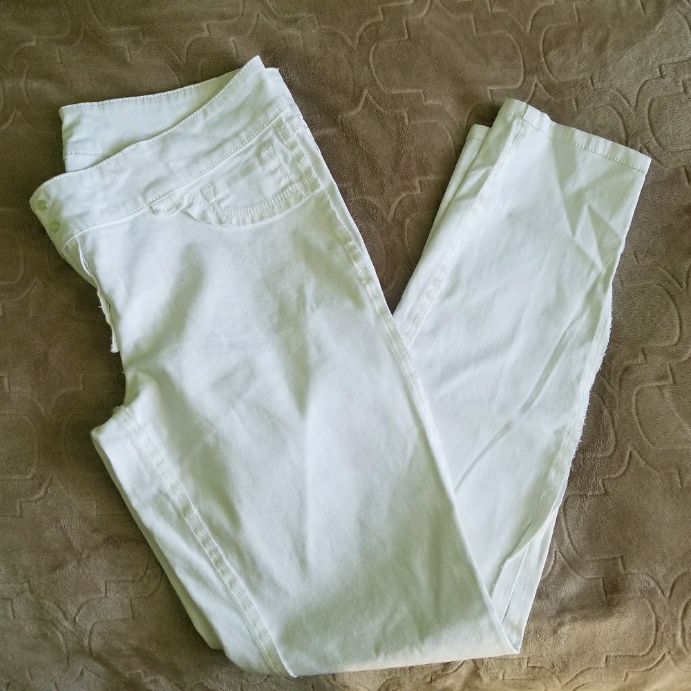*NWOT* White skinny jeans