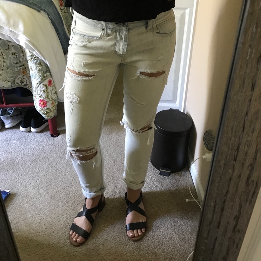 American eagle destroyed jeans