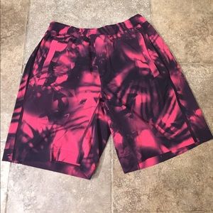 Lululemon mens pace breaker short, size M