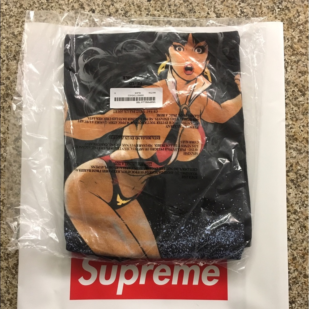 Supreme/Vampirella tee