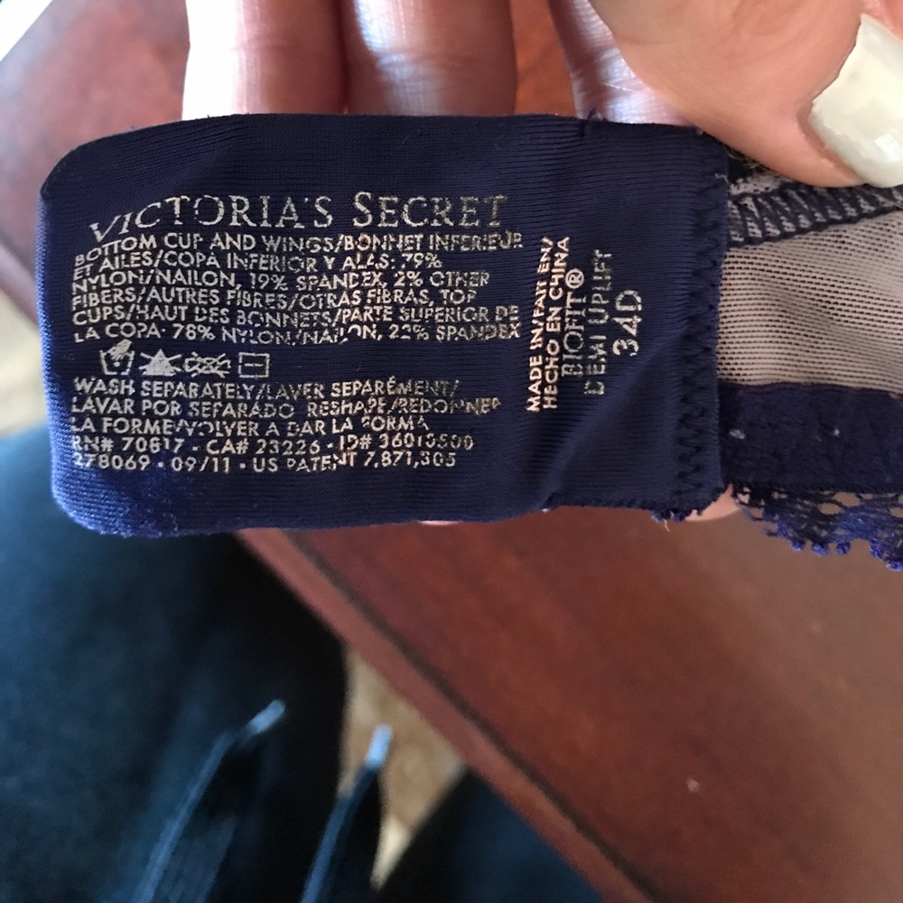 Victoria's Secret Bra 34D - Picture 3 of 3