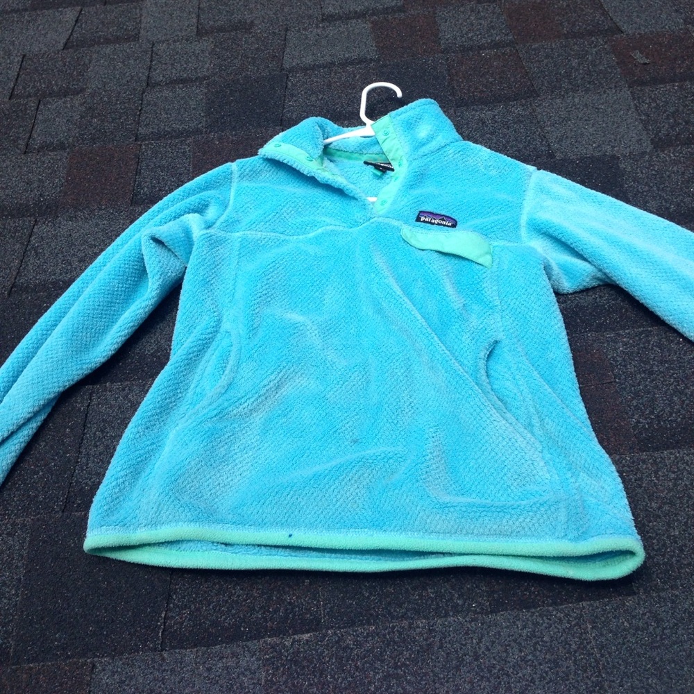 Patagonia//light turquoise blue with mint green