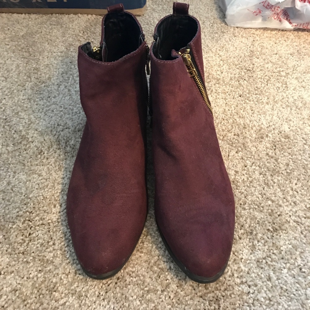 MAROON BOOTIES