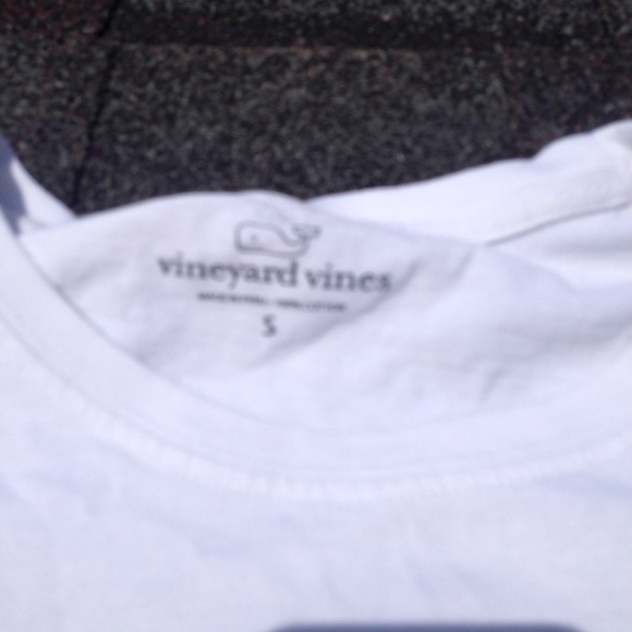White vineyard vines shirt - Picture 3 of 3