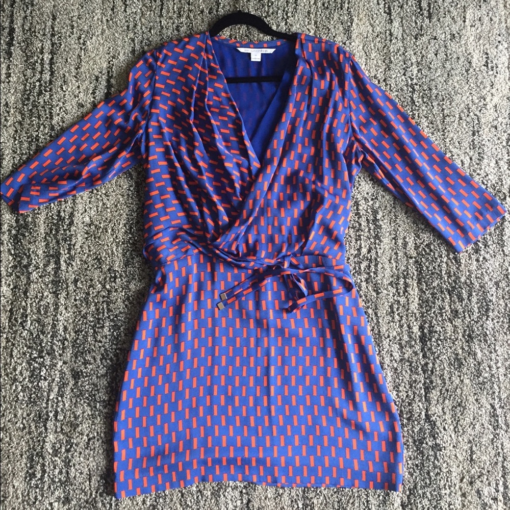 DVF Vneck 3/4 Sleeve Silk Dress