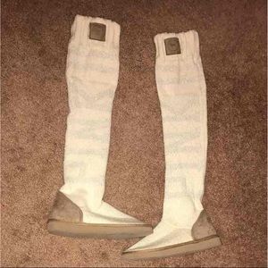 Rare VS Pink mukluk boots