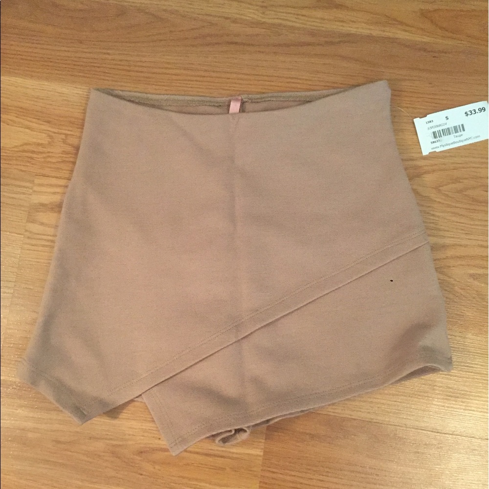 Mystique Boutique beige skort