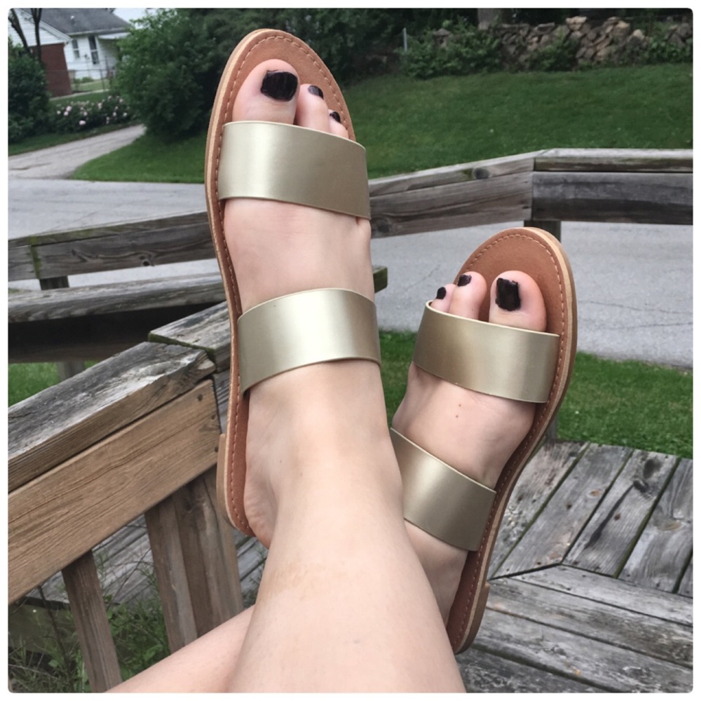 Matte Gold Leather Sandals! NEW! - Picture 5 of 7