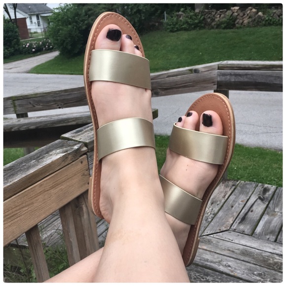 Matte Gold Leather Sandals! NEW! - Picture 5 of 7