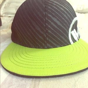 Snap back hat