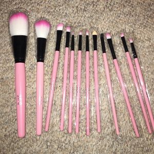 NEW Pink make up brush set