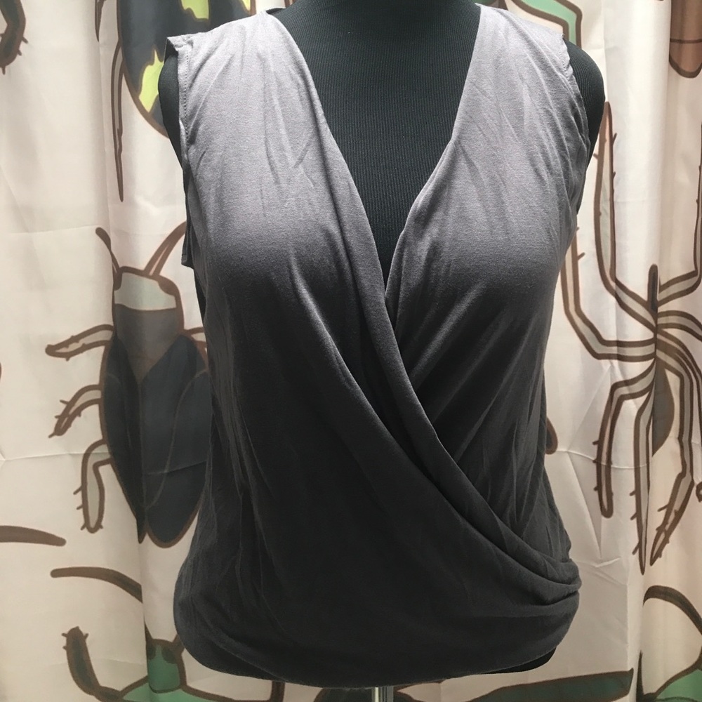 Cross front gray tank