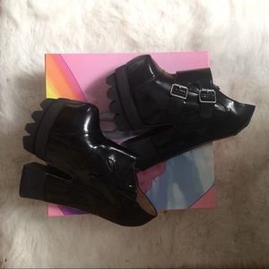 Jeffrey Campbell Size 8 Mega Platforms
