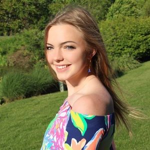 Meet your Posher, Caroline