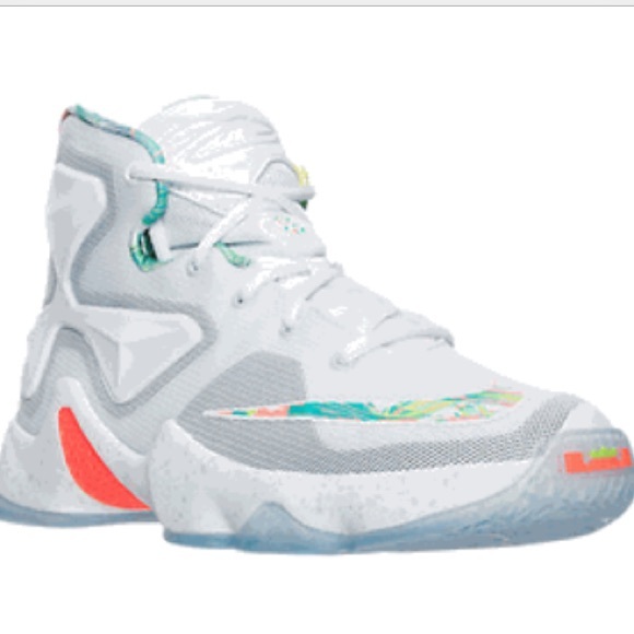Nike Shoes - Nike Lebron James 13 nwot