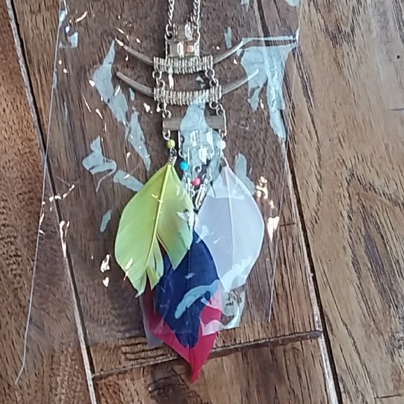 SALE 🍒Vibrant Feather Statement Combo 🌈 - Picture 2 of 5