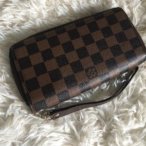 Brown wallet inspired 🍂