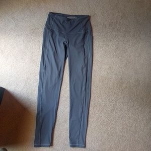 Gray VSX knockout pocket leggings
