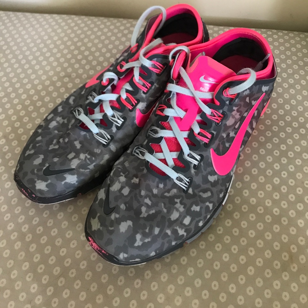 Nike tennis shoes