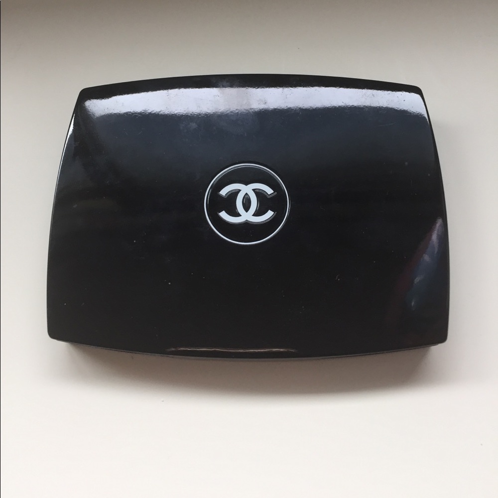 Chanel Double Perfection Lumiere Powder #20