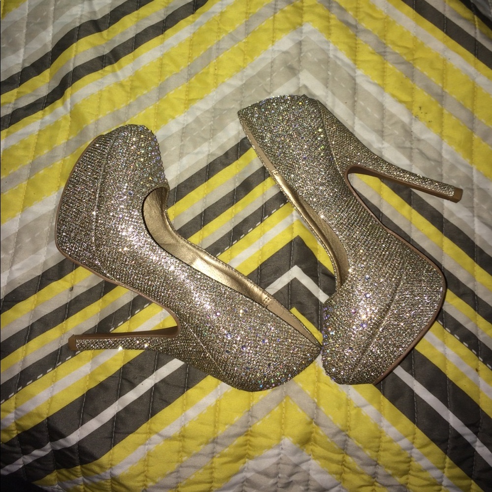 Super Hot Gold Sparkly Heels