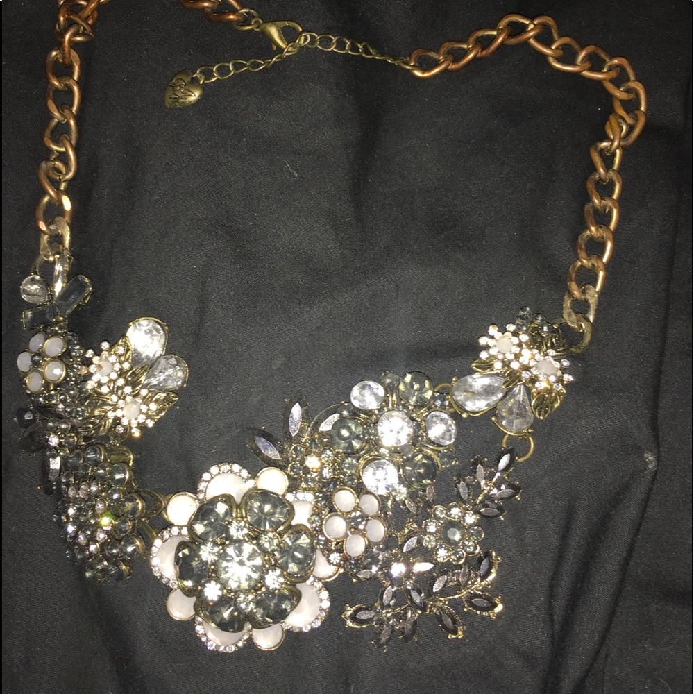 Betsey Johnson chunky statement necklace