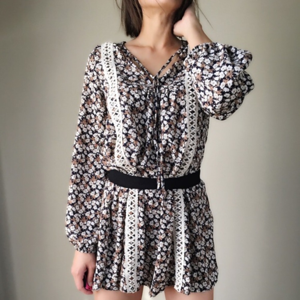 Bohemian luxe float dress with crocheted detailing - Picture 3 of 4