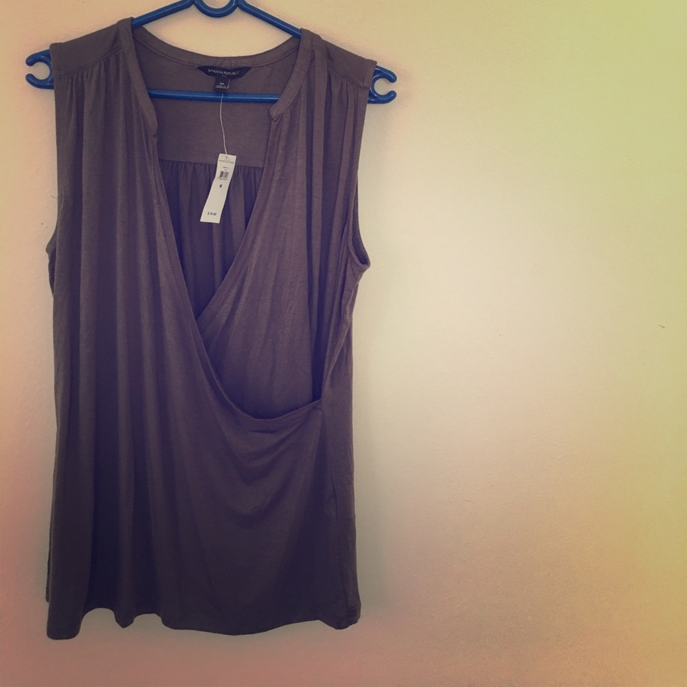 NWT. Banana republic V neck grey blouse