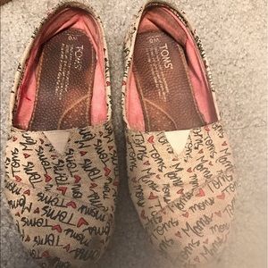 Toms in size 6