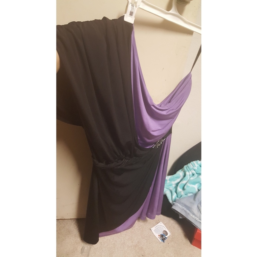 Off shoulder cute Bebe mini dress