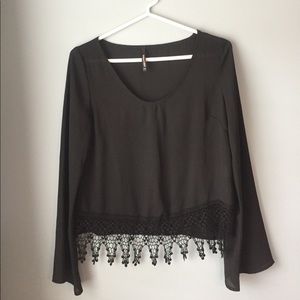 Black, lose Long sleeve, slightly cropped shirt