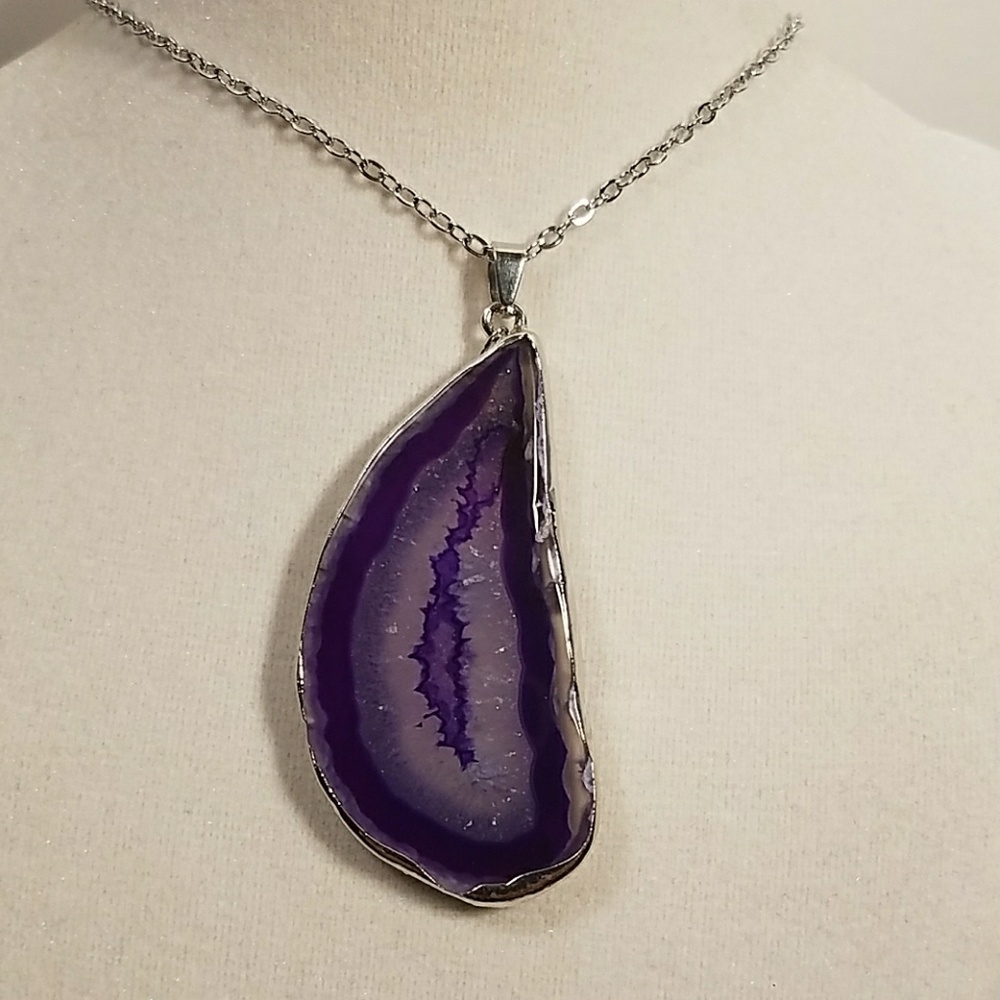 Purple Agate Pendant Necklace - Picture 2 of 3