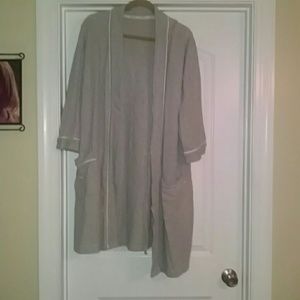 5 for $12 Liz claireborne grey robe soft l xl