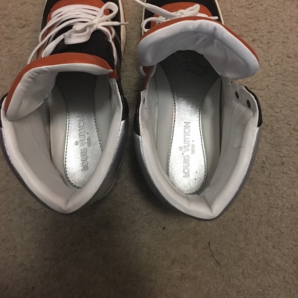 Louis Vuitton - Picture 4 of 6