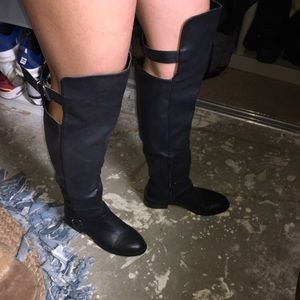 Black boots size 7