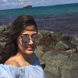 Meet your Posher, Abigail