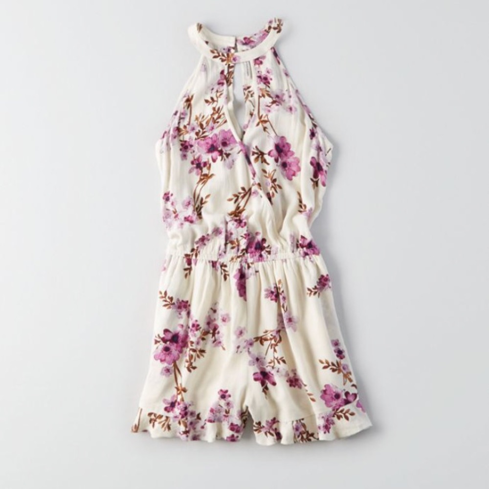 SALE 💜 nwt 💜 White and purple floral romper