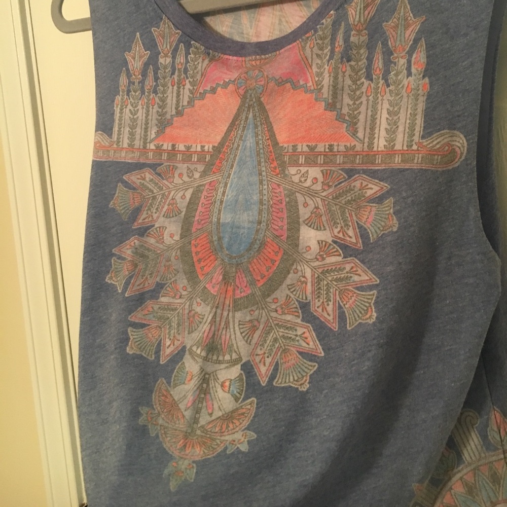 Patterned Crop Top - Picture 2 of 5