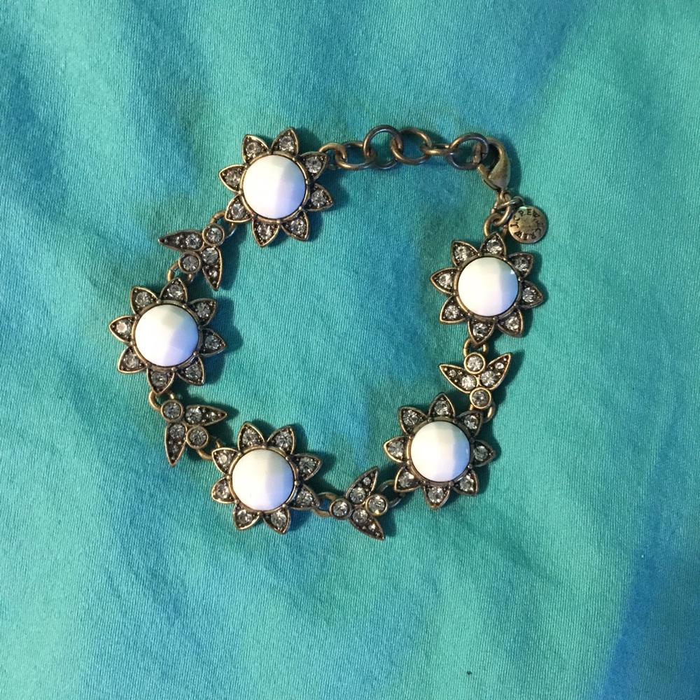 **SALE** 8 in Flower stone bracelet