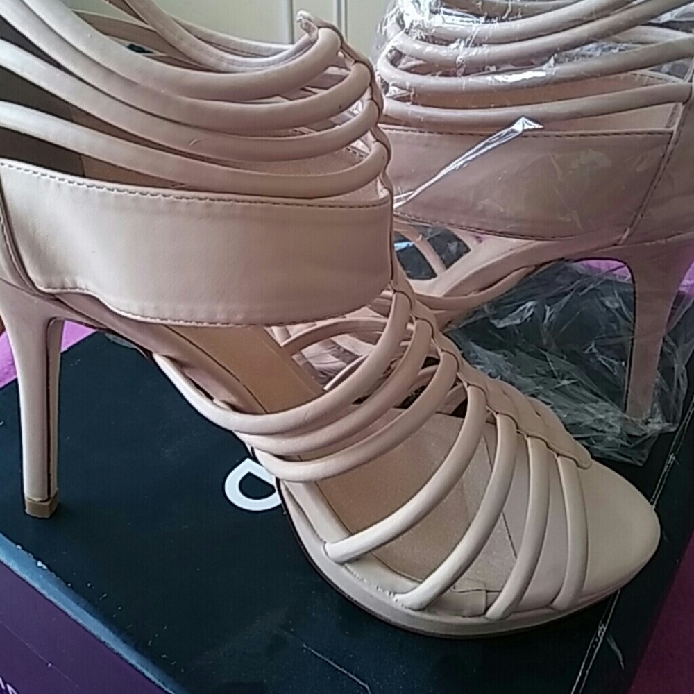 Ladies shoes size 10w