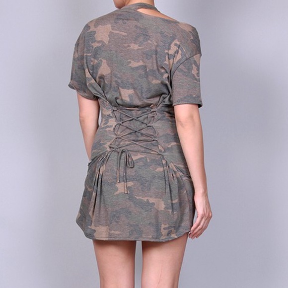 🆕Size Medium Camo Slashed Neck Corset Back Mini Factory Ripped T-shirt Dress - Picture 4 of 7