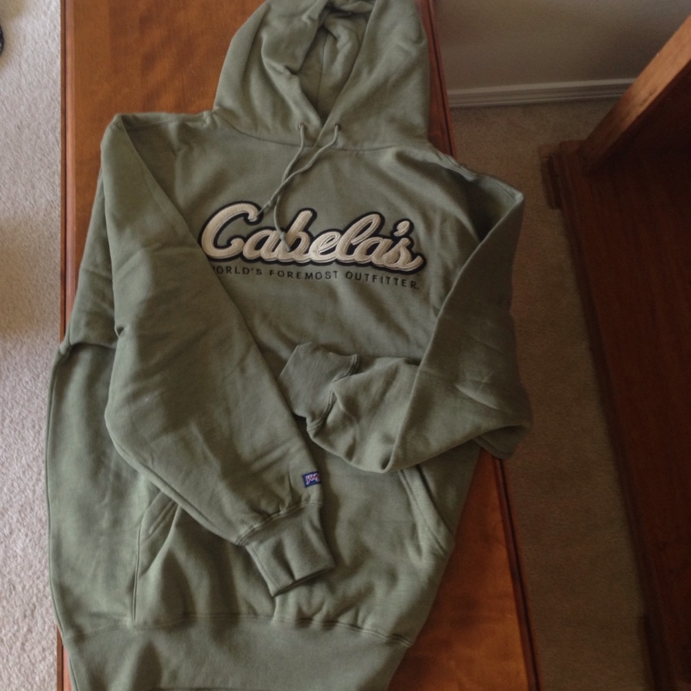 Unworn Cabela's men's hoodie