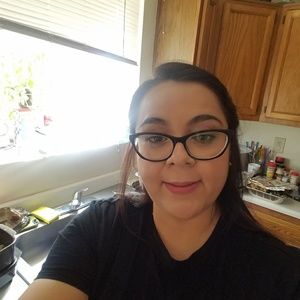 Meet your Posher, Isabel