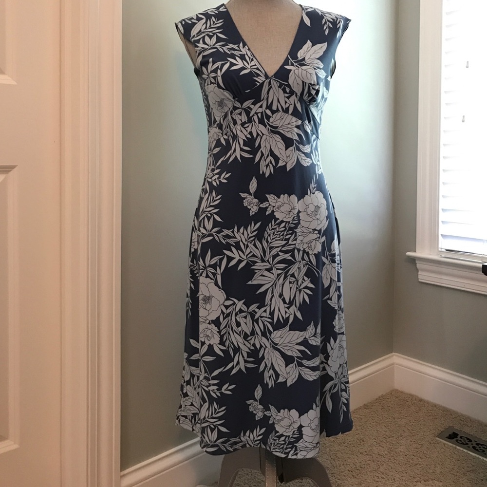 Blue floral mid-lenth sleeveless Old Navy dress